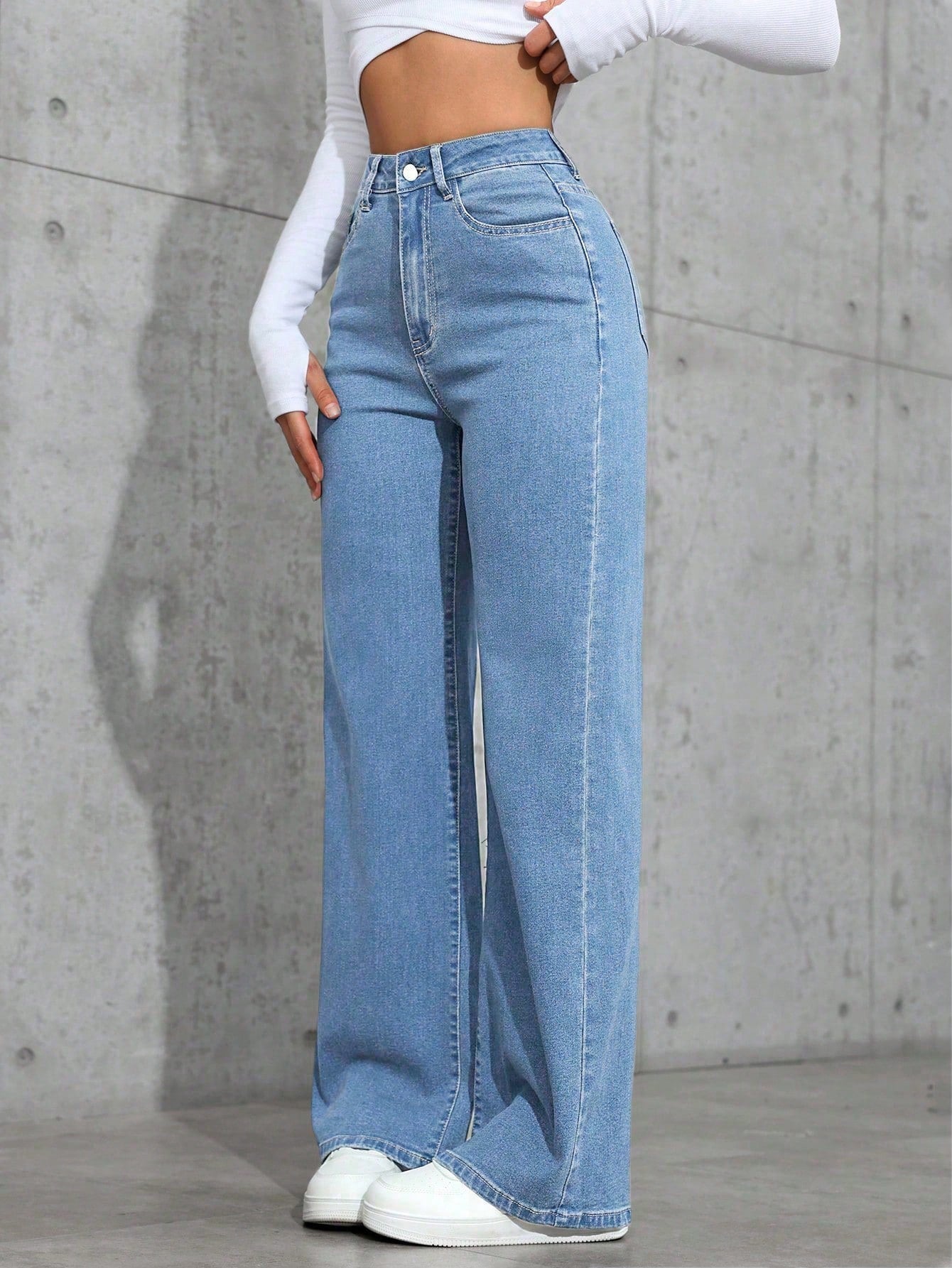 High-Waist Light Blue Wide-Leg Jeans for Women – Casual Everyday Fit