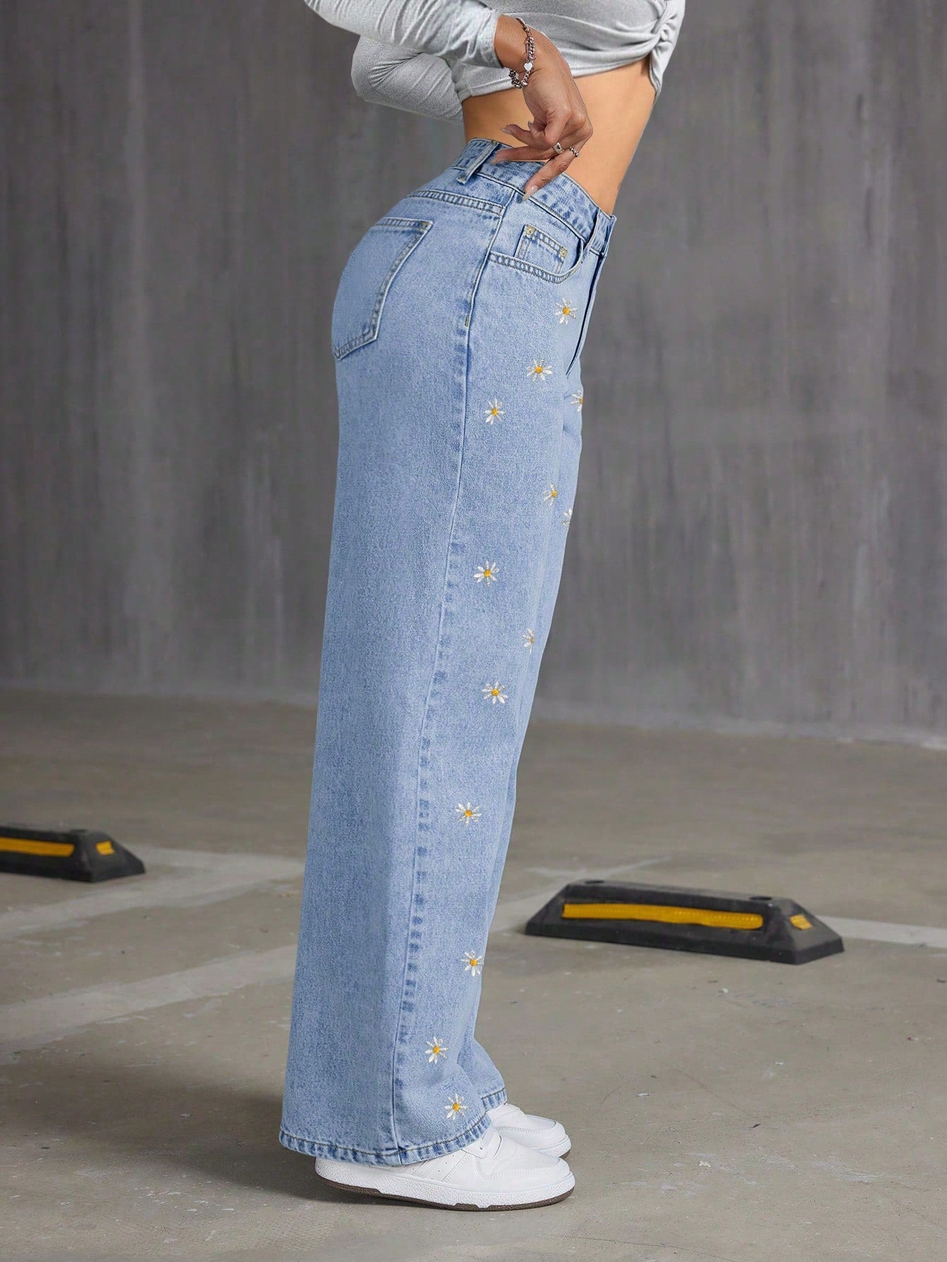 High-Waist Light Blue Daisy Embroidered Wide-Leg Jeans for Women